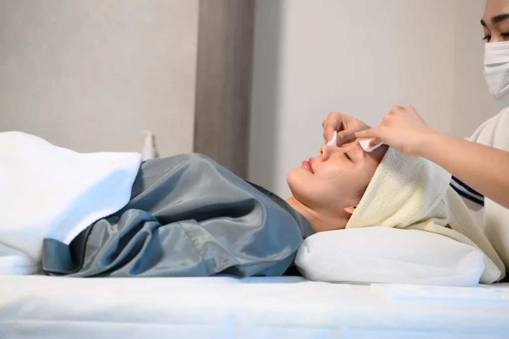 WellnessME-Clinic-iv-drip-face-massage