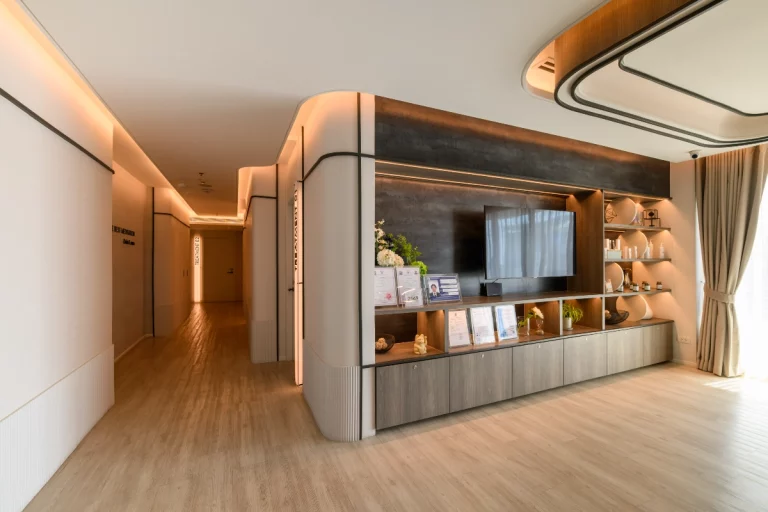 wellness-me-clinic-ploechit-branch-bangkok